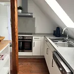 Charmante Dachgeschosswohnung In Apartmán Lage (Lippe)