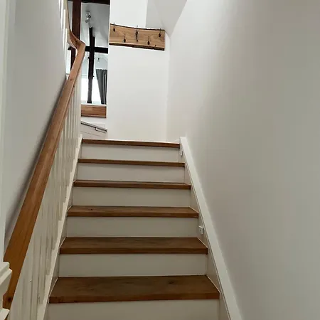 Charmante Dachgeschosswohnung In דירה Lage (Lippe)