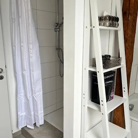 Charmante Dachgeschosswohnung In Apartamento Lage (Lippe)