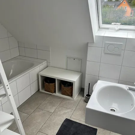 Charmante Dachgeschosswohnung In *