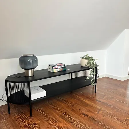 公寓 Charmante Dachgeschosswohnung In *