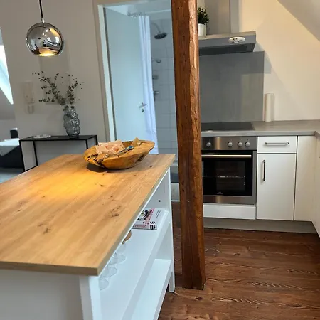 Charmante Dachgeschosswohnung In Lage