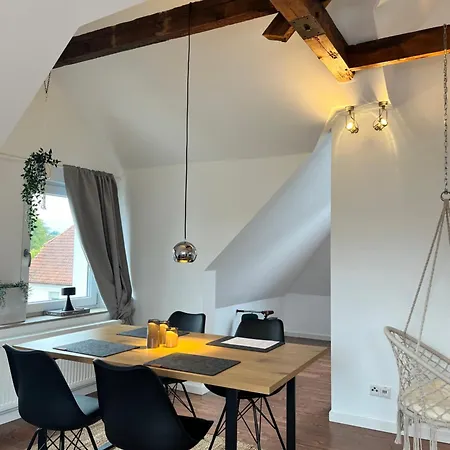 דירה Charmante Dachgeschosswohnung In *