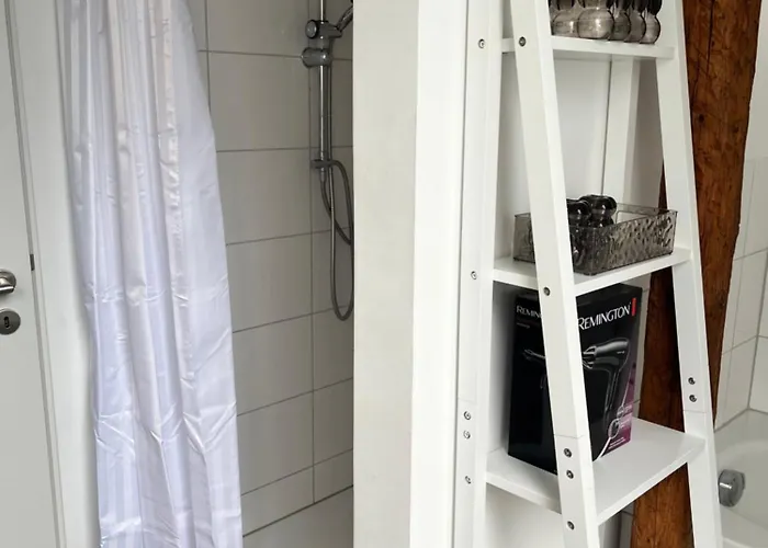 Charmante Dachgeschosswohnung In Lägenhet Lage (Lippe)