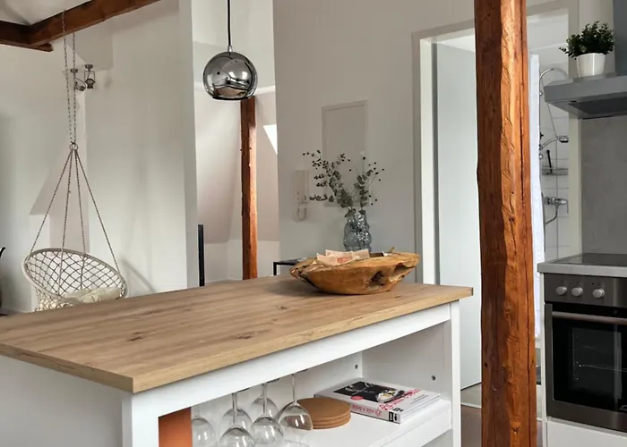 Charmante Dachgeschosswohnung In Lägenhet *
