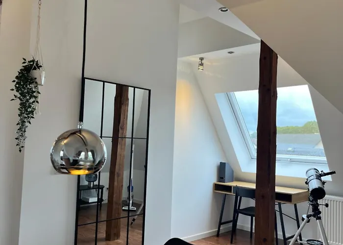 Charmante Dachgeschosswohnung In Apartament