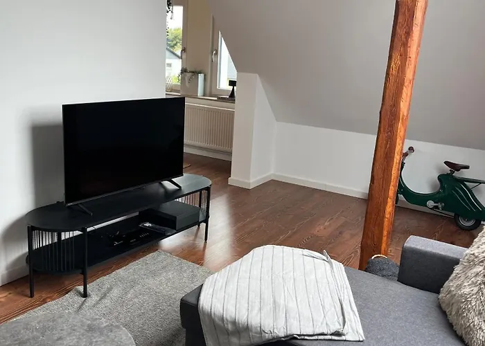 Charmante Dachgeschosswohnung In Apartament