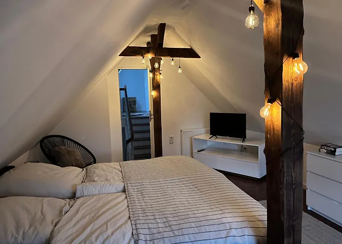 Charmante Dachgeschosswohnung In Appartement Lage (Lippe)