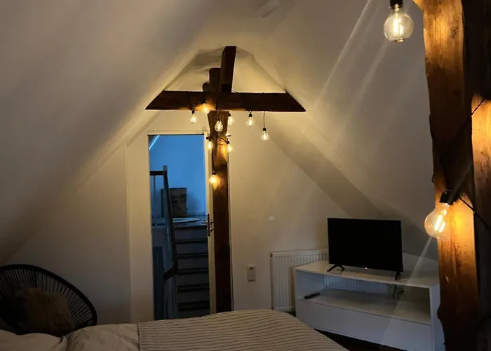 Charmante Dachgeschosswohnung In Apartament